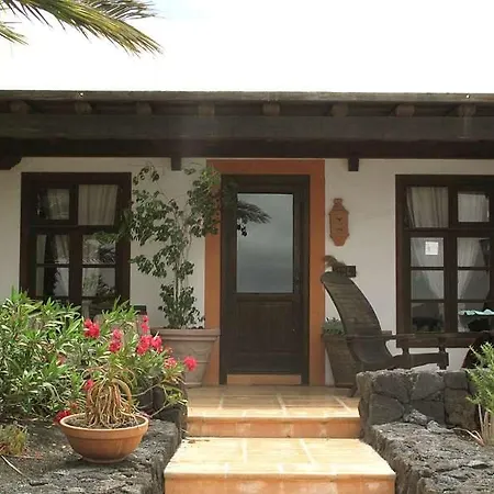 Sleeps 2 Pool Wifi Appartamento