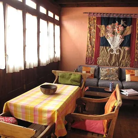 Sleeps 2 Pool Wifi Appartamento